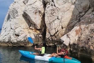 Crikvenica: begeleide kajaktocht langs de kust met wandeling naar een uitkijkpunt