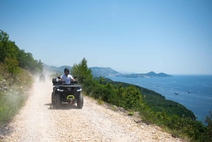 Dubrovnik: safari de 2 horas en quad por el campo con servicio de recogida