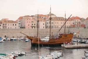 Dubrovnik: crociera panoramica di 2 ore e tour storico a piedi