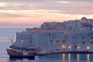 Dubrovnik: 2-Hour Sunset Cruise with Dinner