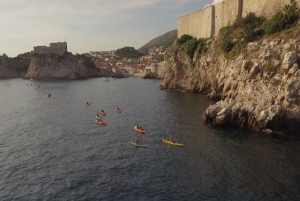 Dubrovnik: 3-Hour Sunset Kayaking Tour with Snack and Wine