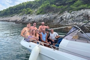 Dubrovnik: Sunj Beach Boat Tour juomineen: Blue Cave & Sunj Beach Boat Tour with Drinks