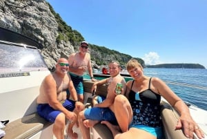 Dubrovnik: Tour en barco por la Cueva Azul y la playa de Sunj con bebidas