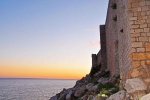 Excursão a pé à noite em Dubrovnik