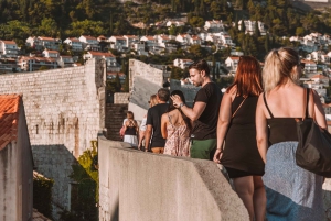 Dubrovnik: Kaupungin muurit ja vanhakaupunki 2 in 1 kävelykierros