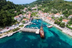 Dubrovnik: Elaphite Island Hopping Cruise på Karaka-skibet