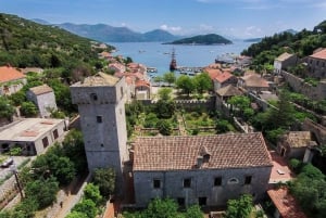 Dubrovnik: Elaphite Island Hopping Cruise på Karaka-skibet