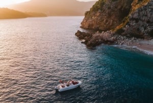 ドゥブロヴニク：エラフィティ諸島と洞窟プライベートスピードボートツアー