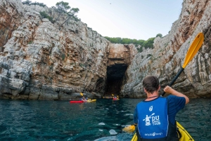 Dubrovnik: rondleiding bij zonsondergang met zeekajakken en wijn