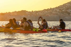 Dubrovnik: Guided Sunset Sea Kayaking with Snacks and Wine