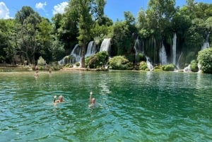 Da Dubrovnik: Tour di un giorno a Mostar e alle cascate di Kravice