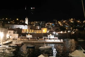 Dubrovnik: Nachtfahrt durch die Altstadt auf einem Karaka-Boot aus dem 16.