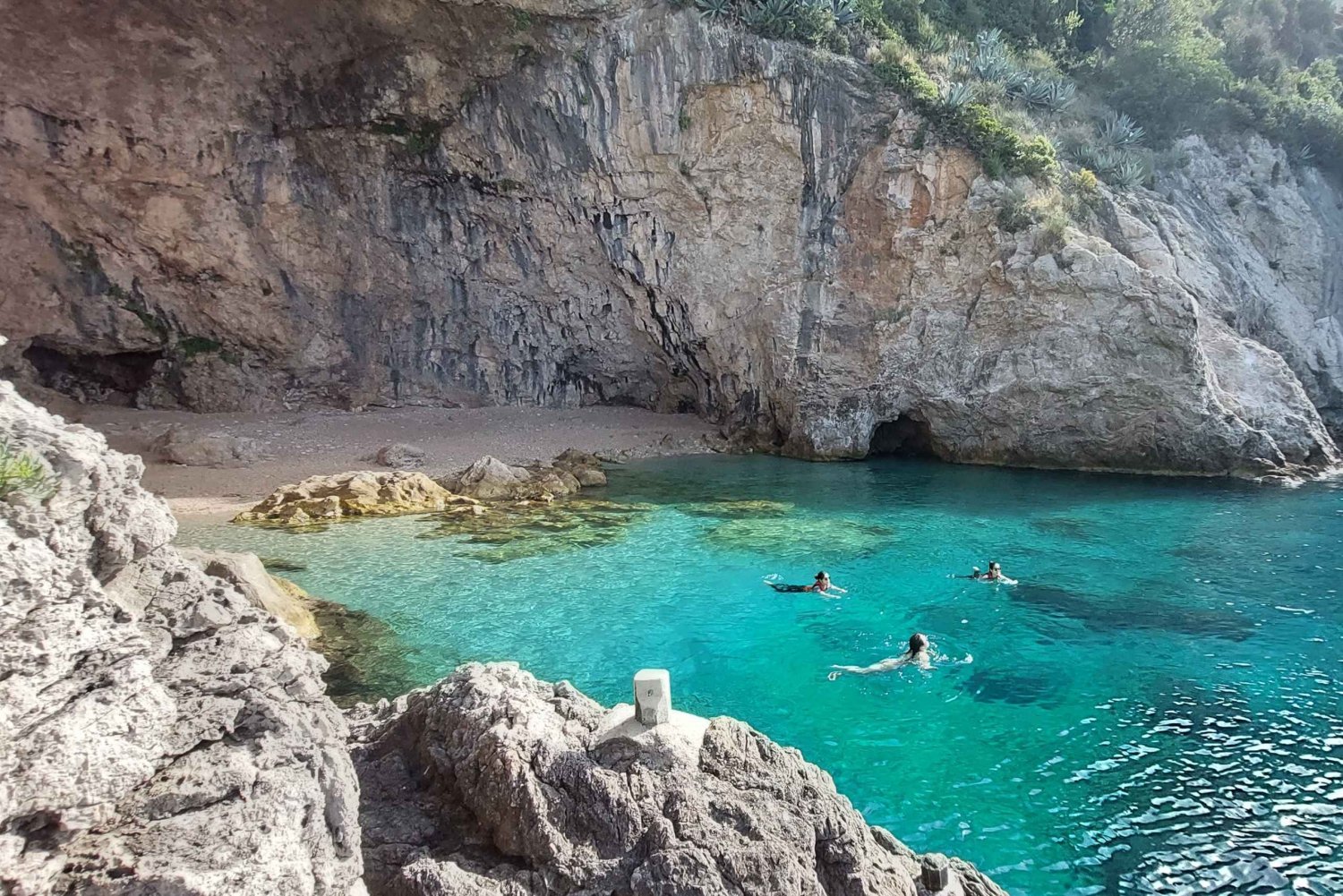 Dubrovnik: Altstadtmauern und Betina-Höhle Strand Kajaktour