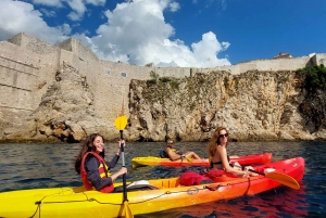 Dubrovnik: Excursión en Kayak por las Murallas de la Ciudad Vieja y la Playa de la Cueva de Betina