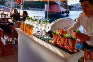 Dubrovnik: Crucero panorámico con cóctel al atardecer por el casco antiguo