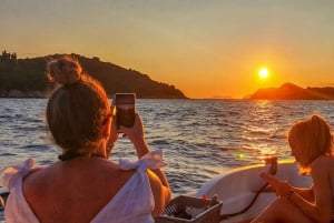 Dubrovnik: Privat båtcruise ved solnedgang med champagne
