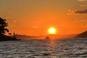 Dubrovnik: Private Sunset on the Sea Cruise with Wine