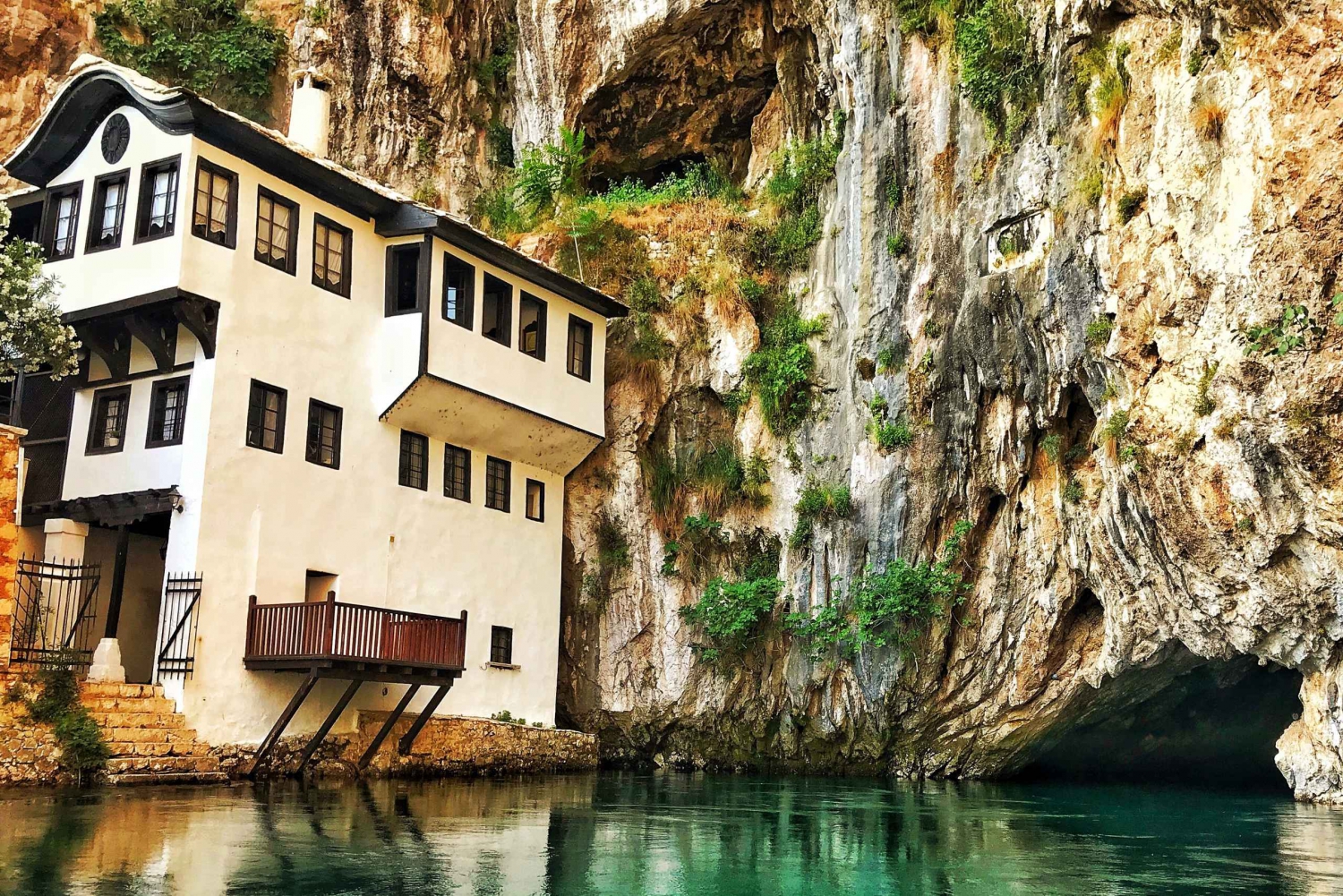 Dubrovnik to Sarajevo: 1-Way Mostar, Blagaj & Počitelj Tour