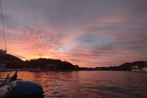 Dubrovnik: Katamaransejlads ved solnedgang med mousserende vin