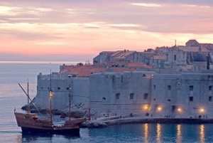 Dubrovnik: Sunset Cruise by Karaka with Champagne