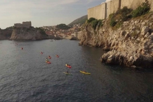 Dubrovnik: Sunset Sea Kayaking Tour with Fruit Snack & Wine