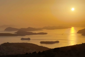 ドゥブロヴニク：ワイン片手に夕日のパノラマツアー