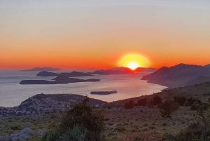 ドゥブロヴニク：ワイン片手に夕日のパノラマツアー