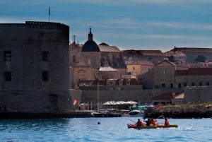 Dubrovnik: Kajakpaddling i solnedgången med fruktsallad och vin