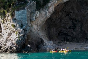 Dubrovnik: Kajakpaddling i solnedgången med fruktsallad och vin