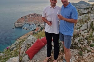 Dubrovnik: Panorama Pointin viininmaistelu auringonlaskun aikaan