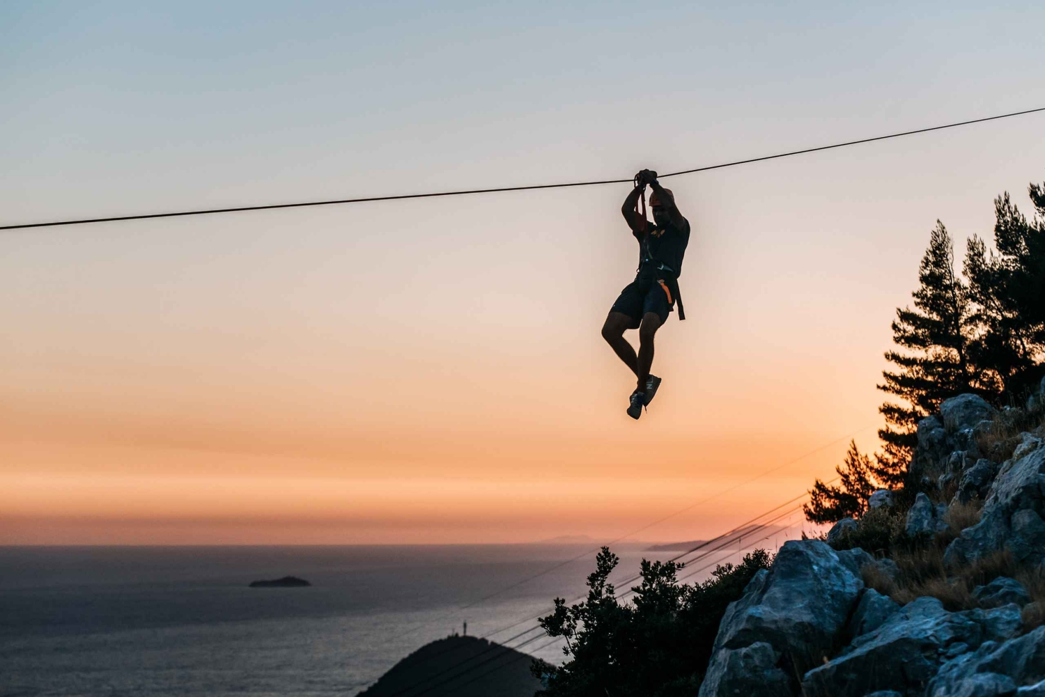 Dubrovnik: Sunset Zip Line Experience etterfulgt av vin