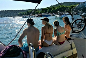 Von Split aus: Halbtagestour nach Trogir und Speedboat zur Blauen Lagune
