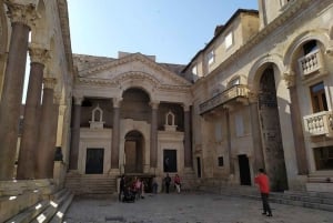 Scopri la storia di Spalato con un tour a piedi guidato da uno storico locale