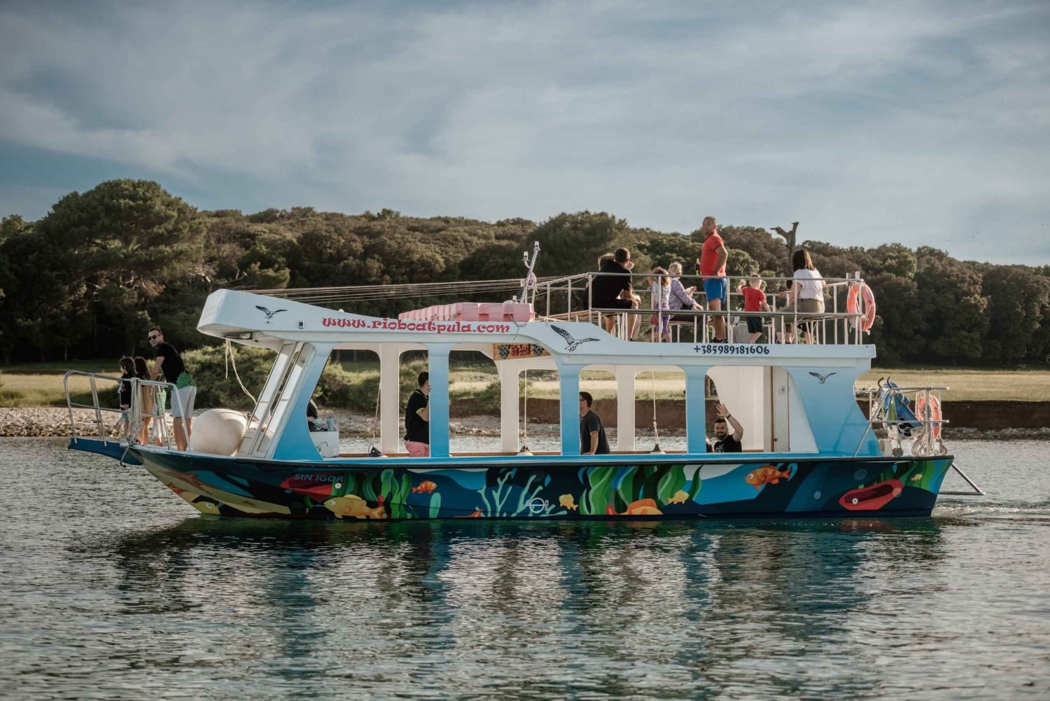 ファザーナ：ブリユニ国立公園のパノラマと島での泳ぎ休憩