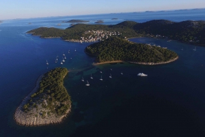 From Biograd: Golden Island of Vrgada Trip with Lunch