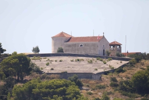 Fra Biograd: Tur til den gylne øya Vrgada med lunsj