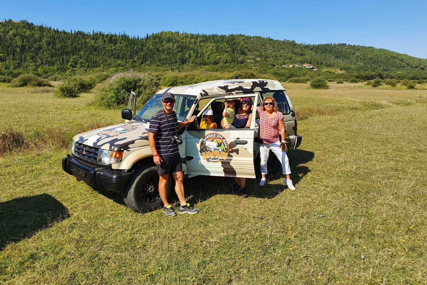 ツァヴタット発：コナヴレ渓谷オフロード ジープ サファリ（ランチ付き）