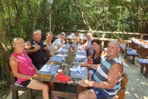 Von Cavtat aus: Konavle Tal Off-Road Jeep Safari mit Mittagessen