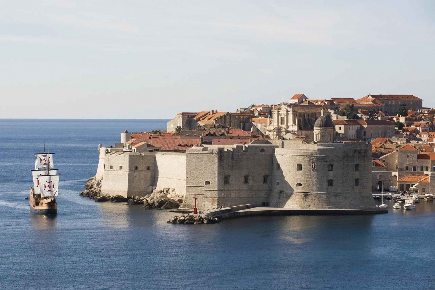 From Dubrovnik: 2-Hour Game of Thrones Tour & Cruise