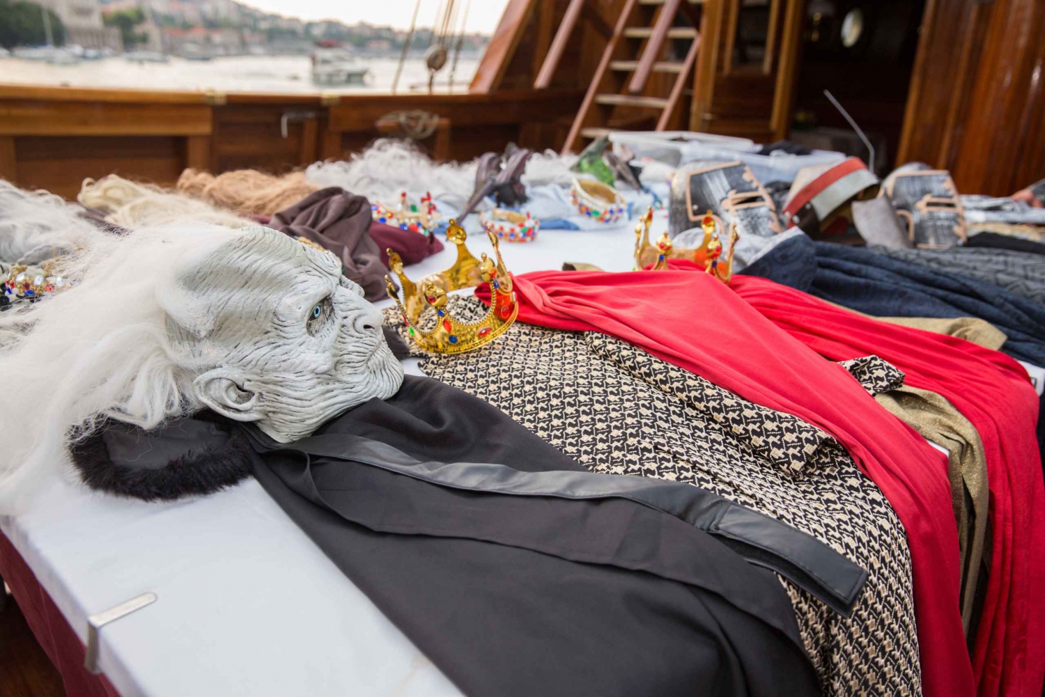 From Dubrovnik: 2-Hour Game of Thrones Tour & Cruise