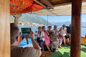 From Dubrovnik: Montenegro and Kotor Boat Tour with Brunch