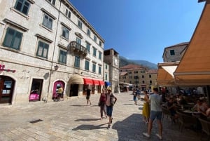 De Dubrovnik: passeio de barco em Montenegro e Kotor com brunch