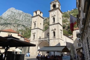 De Dubrovnik: passeio de barco em Montenegro e Kotor com brunch