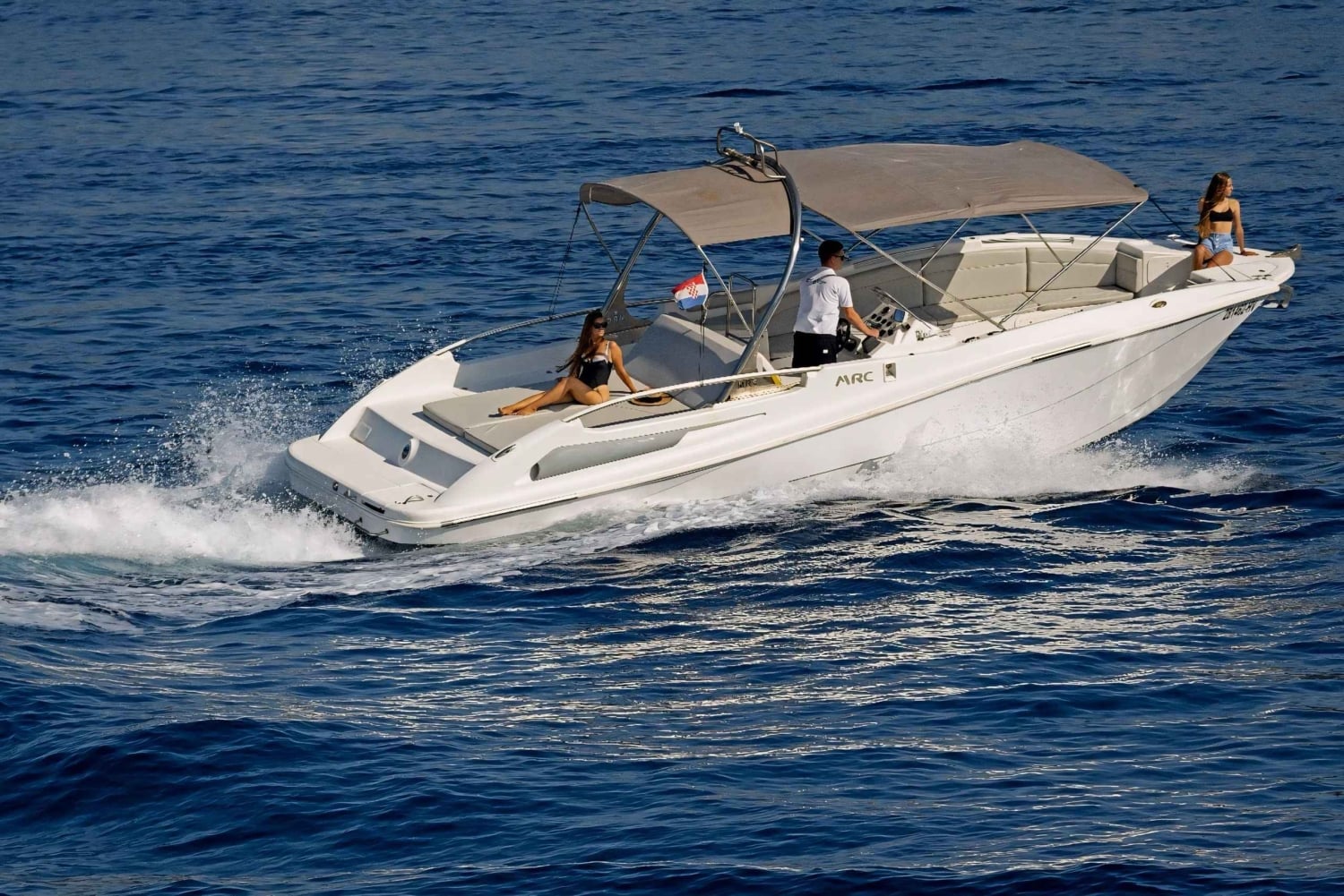 Da Hvar: Grotta verde e Grotta azzurra, tour di 1 giorno