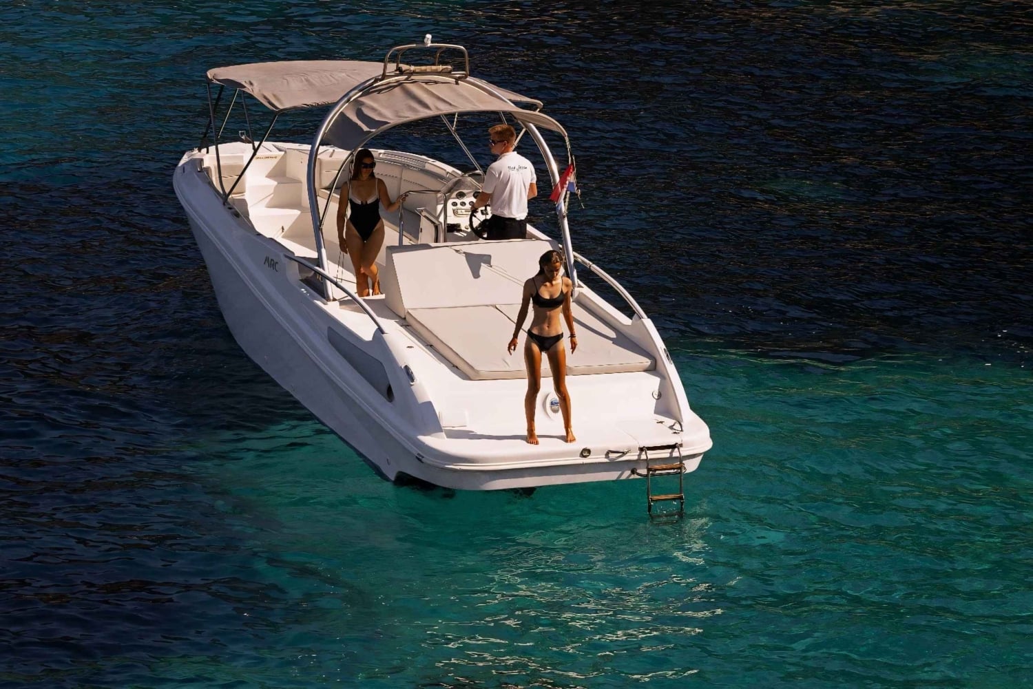 Da Hvar: Grotta verde e Grotta azzurra, tour di 1 giorno