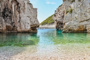 Da Hvar: Grotta verde e Grotta azzurra, tour di 1 giorno