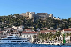 Da Hvar: Grotta verde e Grotta azzurra, tour di 1 giorno