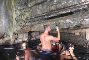 フヴァル発：青の洞窟、緑の洞窟、5つの島々を巡るスピードボートツアーをお楽しみください