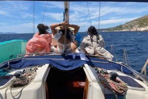 Desde Hvar: Islas Pakleni y Rocas Rojas Excursión en Velero Comfort