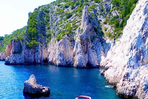 Au départ de Hvar : Visite privée des îles Pakleni, de la grotte bleue et de Vis....